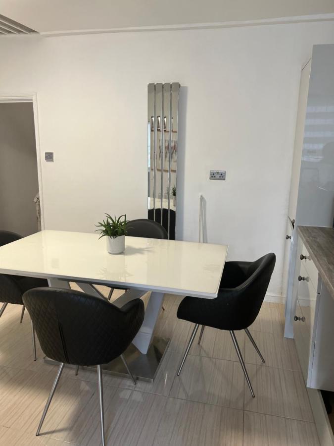Private Room 1 Лондон Экстерьер фото